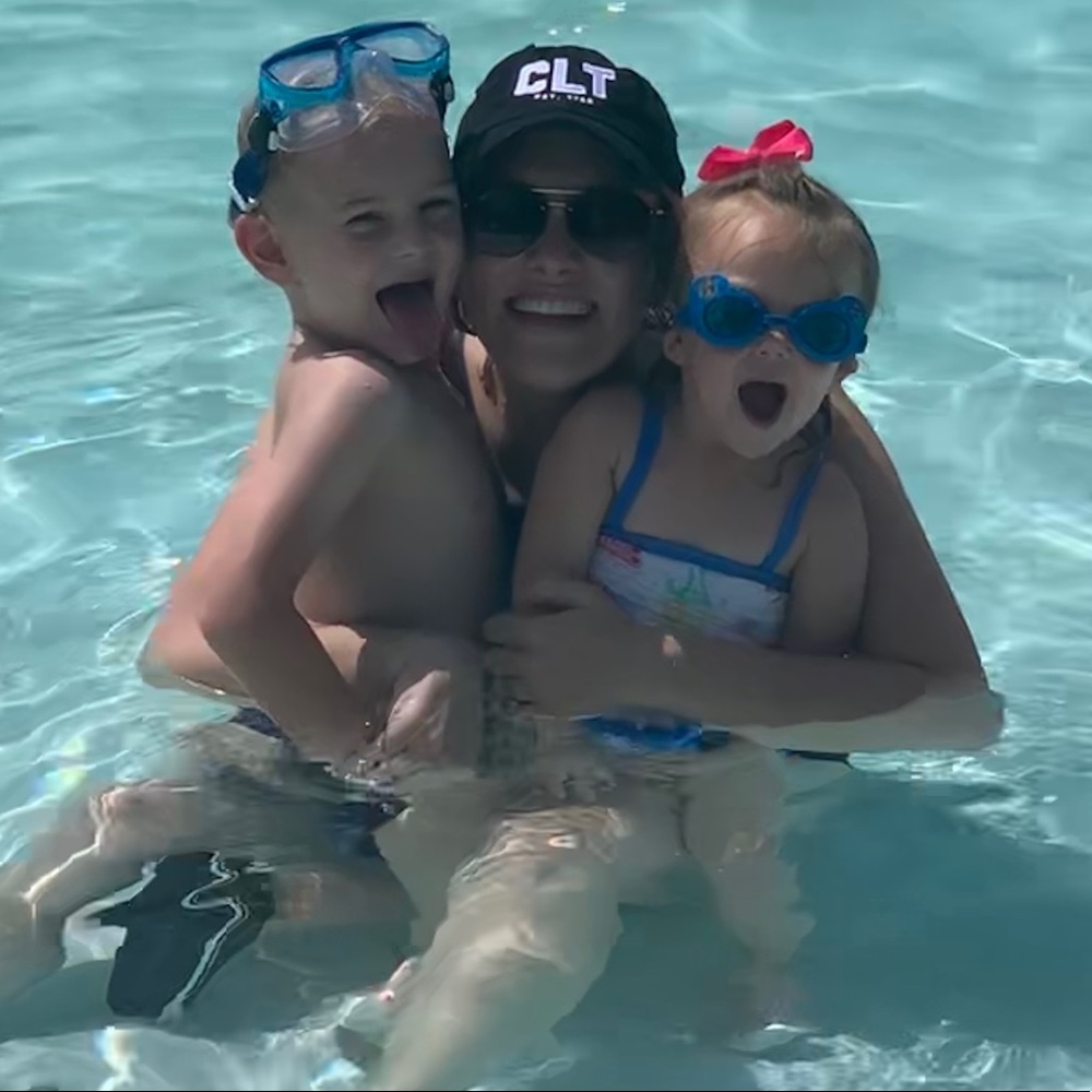 Meet your Posher, Lauren